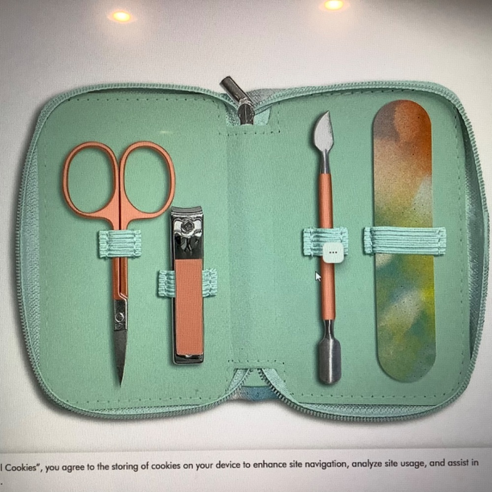 Manicure Set - Picture 2 of 7